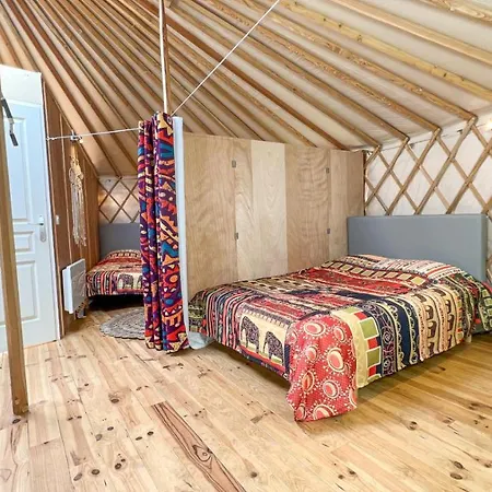 Au Bois De Mars Les Martys