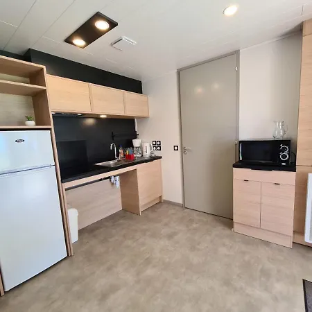 Camping Au Bois De Mars *