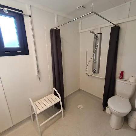 Au Bois De Mars Camping *