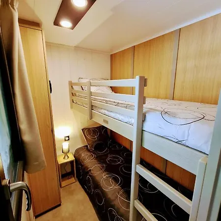 Camping Au Bois De Mars *