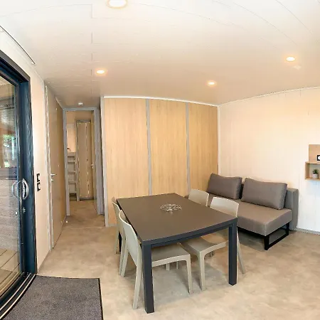 Au Bois De Mars Les Martys