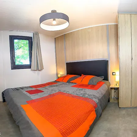 Camping Au Bois De Mars *