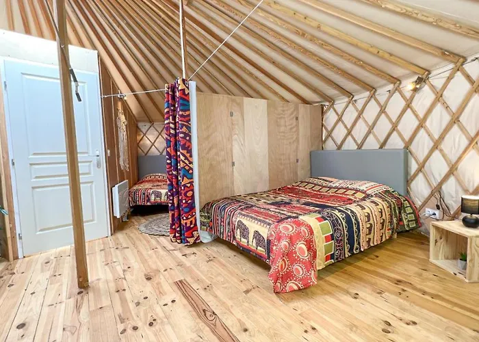 Au Bois De Mars Les Martys