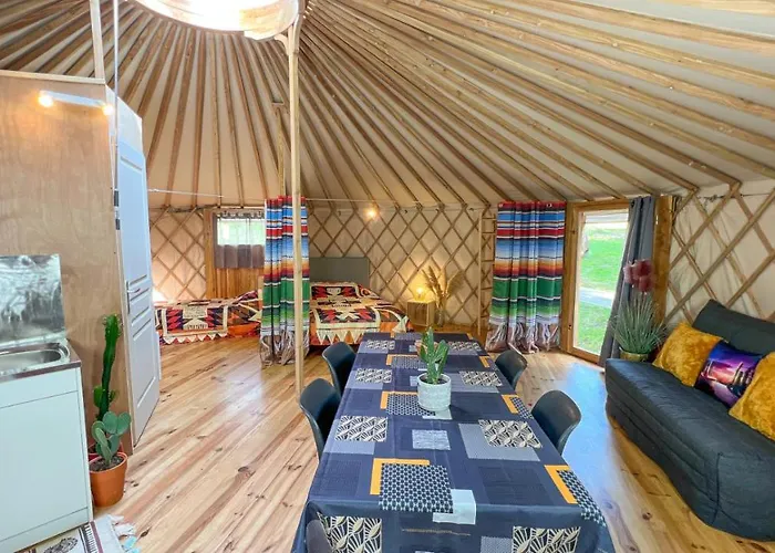 Kemping Au Bois De Mars *