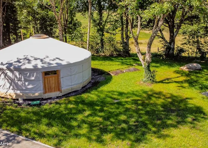Camping Au Bois De Mars Les Martys