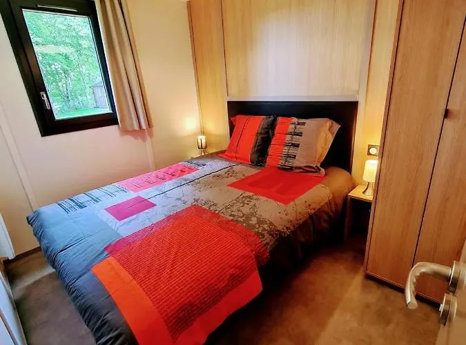 Au Bois De Mars * Les Martys