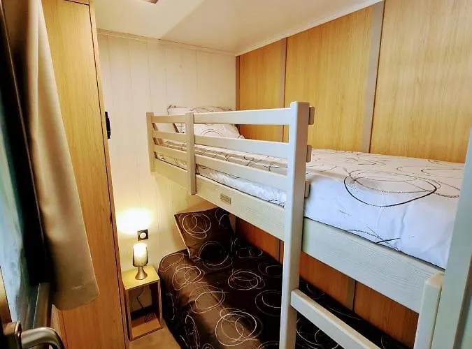 Kemping Au Bois De Mars *