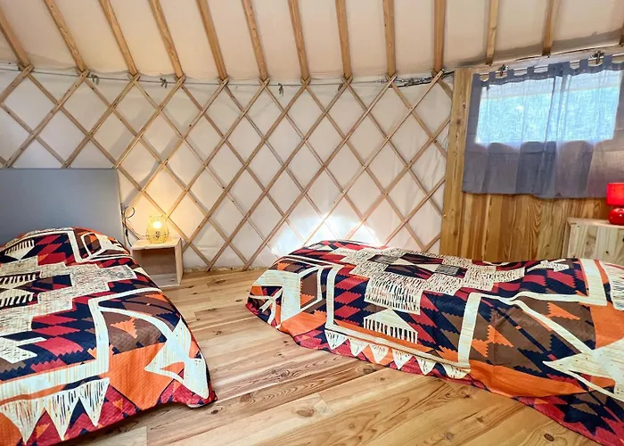 Au Bois De Mars Les Martys